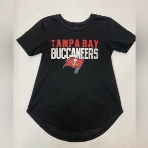 NFL Team Apparel Women’s Tampa bay buccaneers Football Approximated, size small